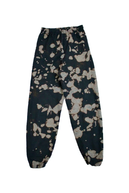 Trendy Sweatpants for Fashion-Forward Comfort-Gildan Activewear - Splatter Pattern Sweatpants