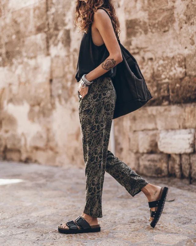 Modern Wide-Leg Pants for Street Style-The Printed Green Chill Pants